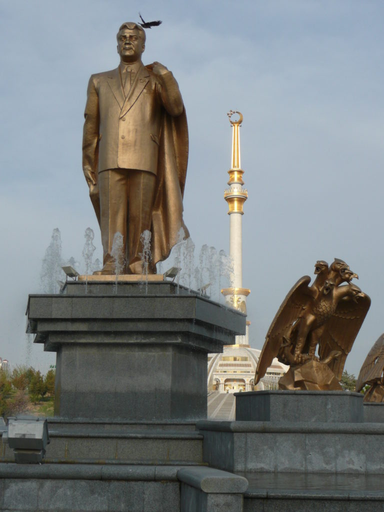 Turkmenbashi, the shining, golden light behind the city's planning