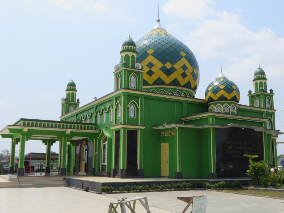 Indonesians favour a lighter green to represent Islam than the emerald found elsewhere